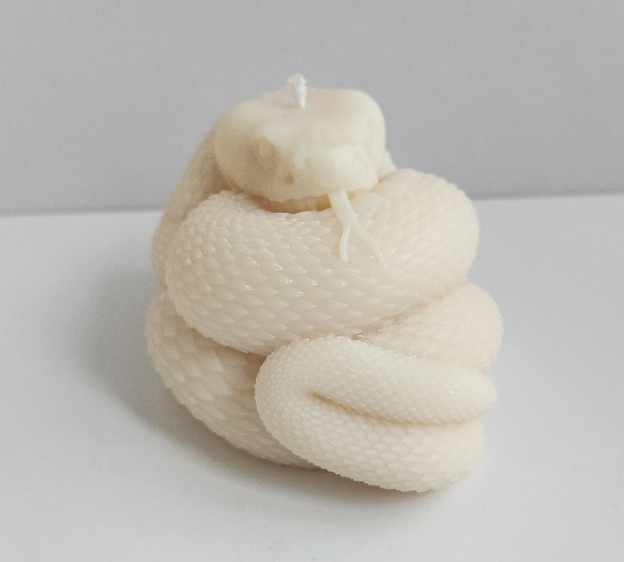 Cobra's Whispers Candle