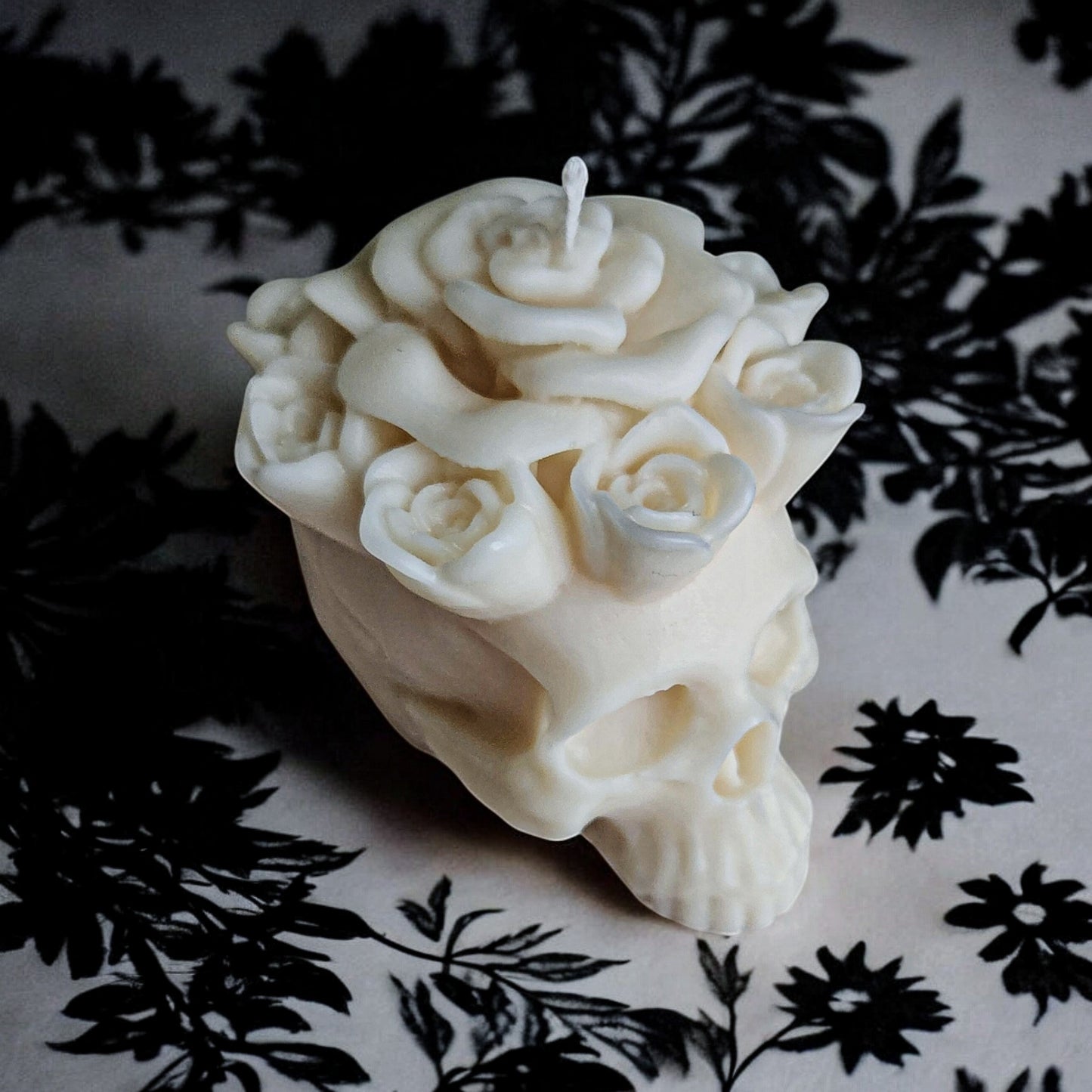 Thorned Majesty Skull Candle