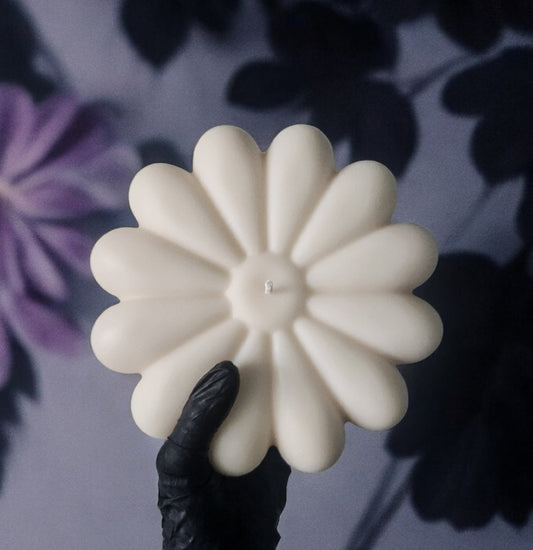 HUGE Daisy Flower Candle