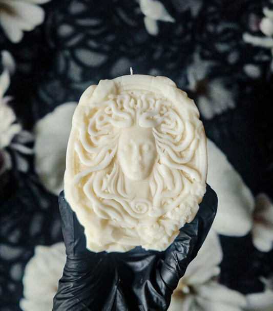 Medusa's Whisper Candle